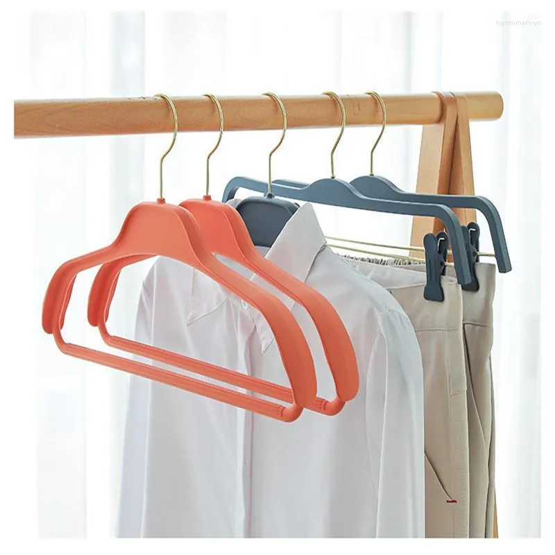 Kayma önleyici kauçuk giysiler askısı renkli minimalist giyim mağazası ekran pantolon askıları rüzgar geçirmez ev gardırop kurutma rafları