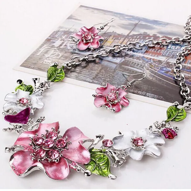 Kolczyki Naszyjnik 2PCS/Set Zestaw kwiatowy Rhinestone Luksusowy Morrocan Jewelry Akcesoria Walentynkowe Prezentacja Bijouxearrings