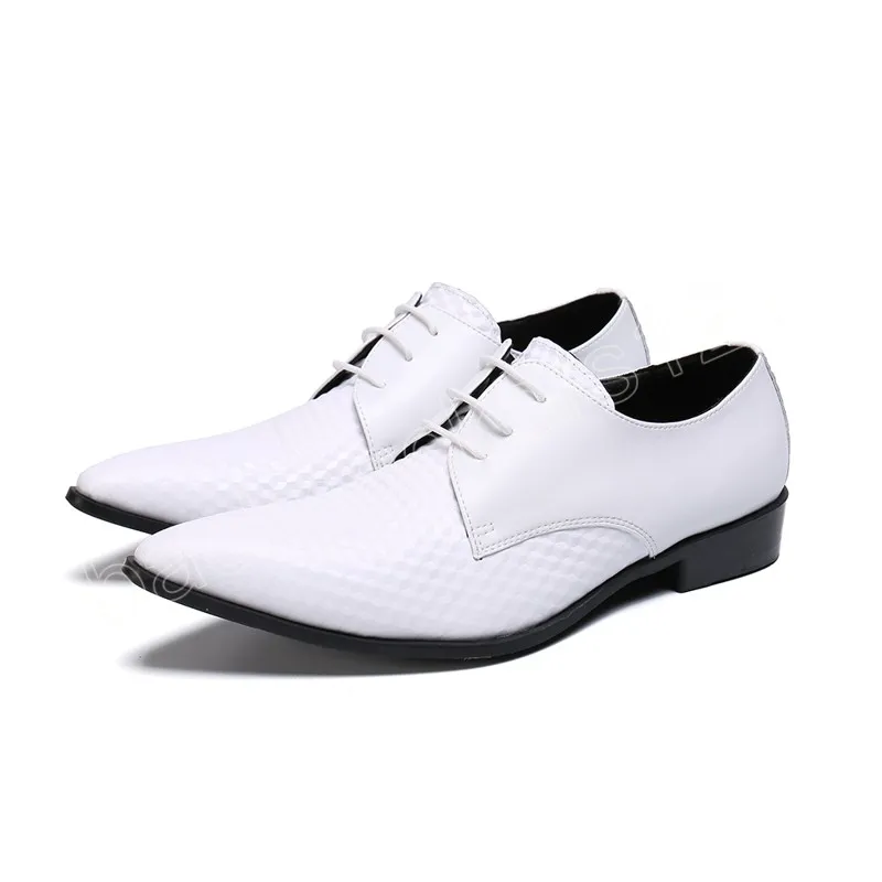 British Style Mens Sapatos de couro brancos festas de casamento sapatos de vestido de ponta pontia pontual de tamanhos de tamanhos Oxford Sapatos Oxford