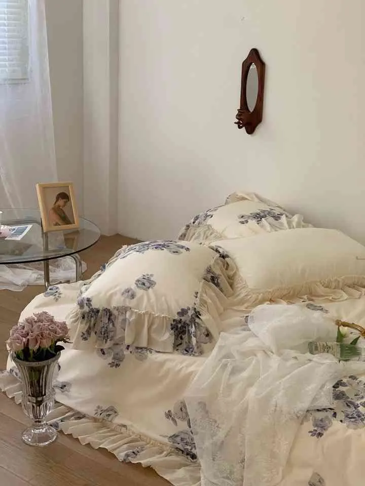 Primavera ed estate anni '42 Lavaggio ad acqua in tela tinta unita Set di quattro pezzi Biancheria da letto per camera da letto principessa color crema francese