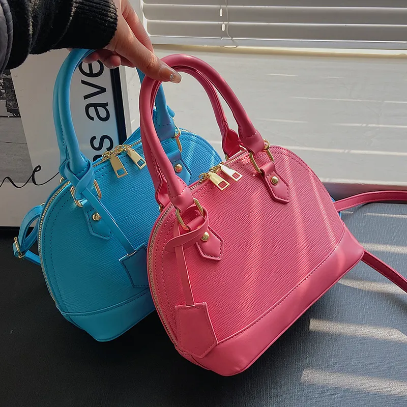 DHgate Sky Blue Shell Shoulder Bag with Chain PU Leather Letter Pattern Crossbody Tote Womens Fashion Bags Luggage Accessories