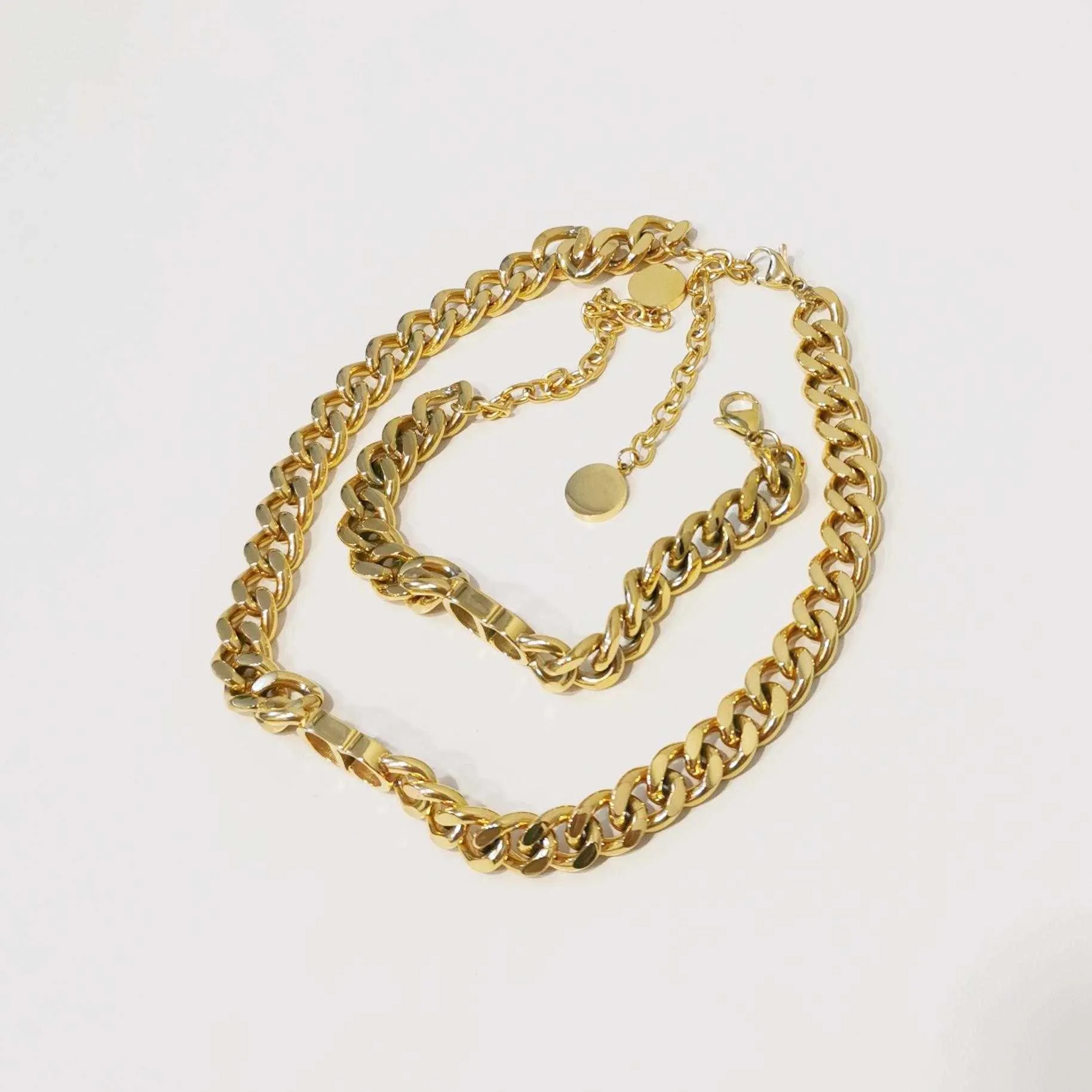 مصمم كلاسيكي مجوهرات السيدات الذهب أزياء الرسائل السوار عالي الجودة