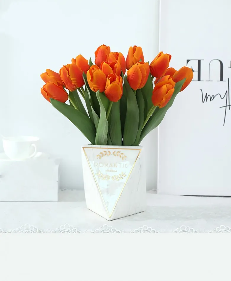 As flores artificiais PU Tulip simulam flores de casamento ou decoração de casa