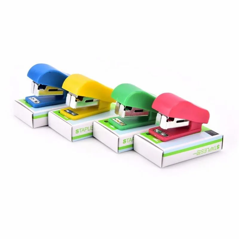 2021 nuevo Super Kawaii Mini grapadora pequeña útil Mini grapadora juego de grapas papelería de encuadernación de oficina