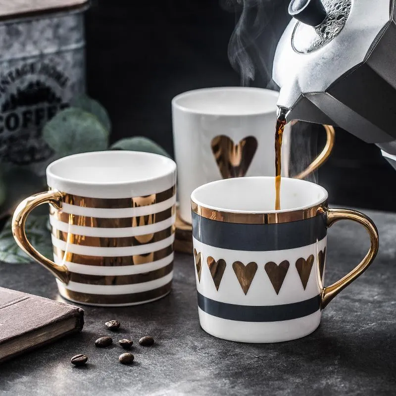 Mugs Creative Gold Ceramic Mug Coffee Cup China Bone Milk Tea Love Heart Stripe Drinkware 350ml Home KitchenMugs271Y