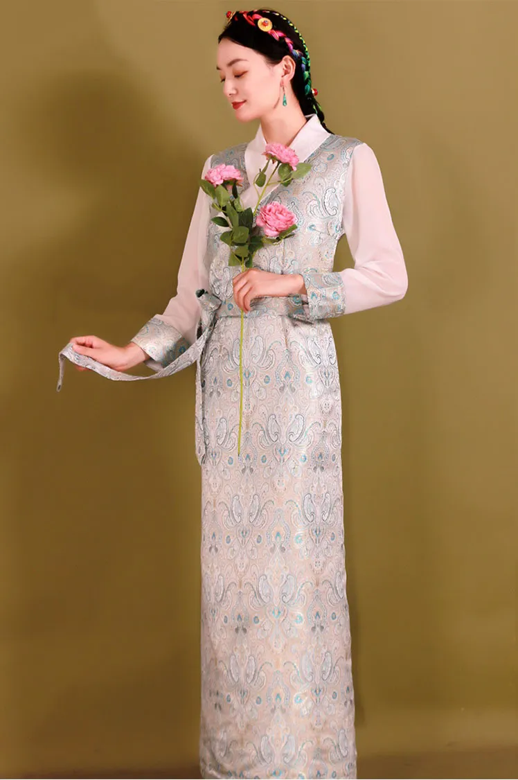 Ethnic Asian Dress: Long Sleeve Robe for Women - Elegant Tibet Traditional clothing with Vintage Pattern
