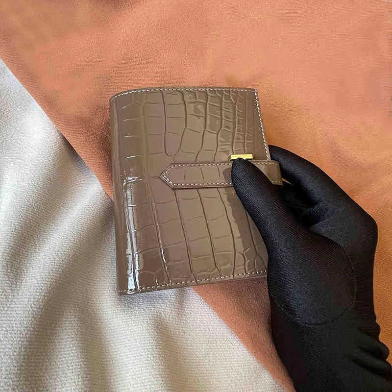 럭셔리 디자인 여성 소형 지갑 진짜 가죽 유명한 브랜드 짧은 돈 가방 고용량 캐주얼 한 악어 패턴 지갑