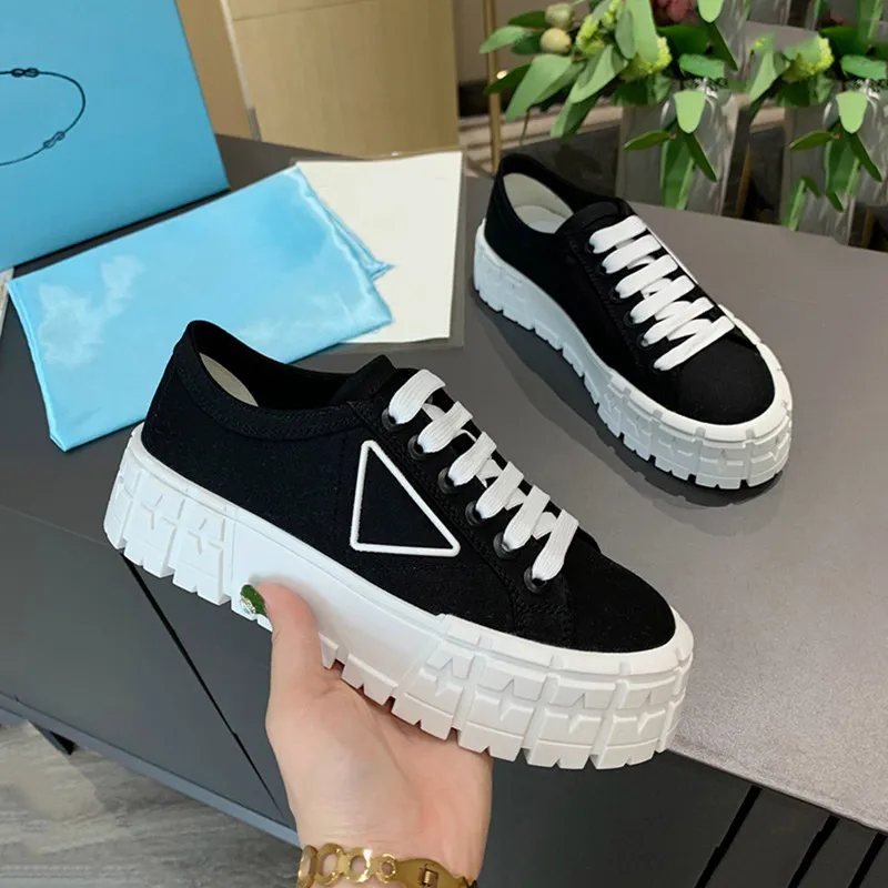 10A avec boîte Nylon Low Tops Chaussures Double Roue Baskets Pour Femmes Chunky Semelle Texturée Noir Blanc Plate-Forme Sneaker Casual Voyage Partie