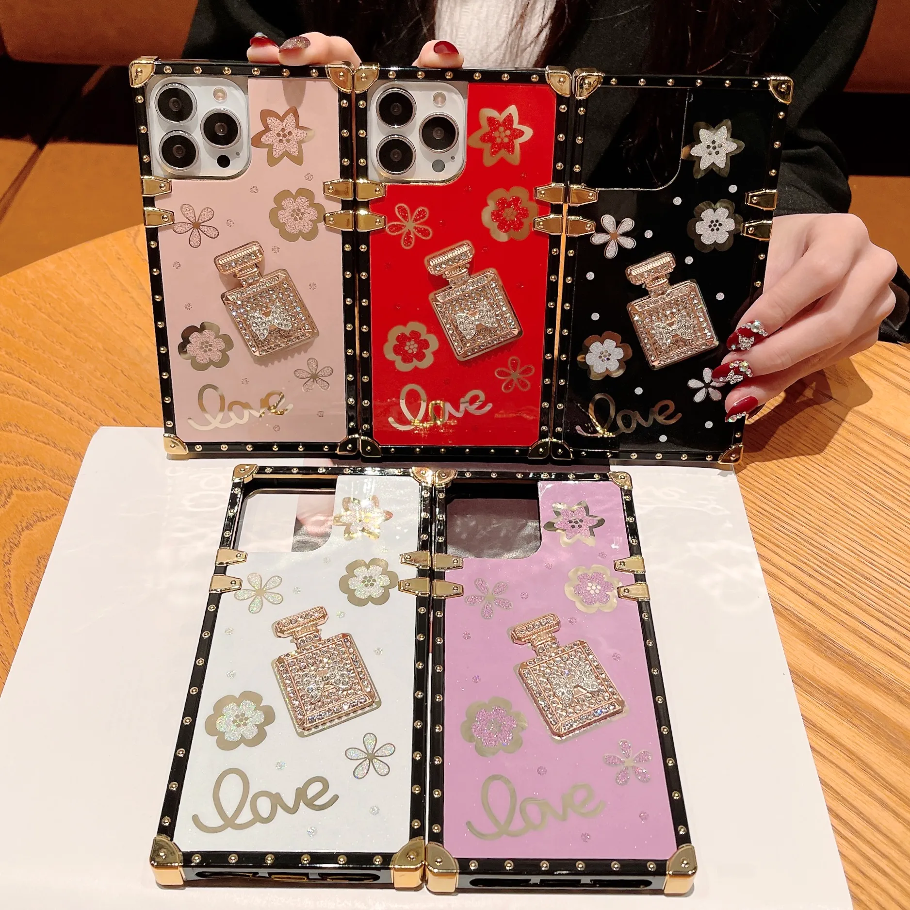 Bling Diamond Glitter Phone Telefle Pose Telefle Rhinestone 3D Flower Perfume Bottle Bottle dla iPhone'a 11 12 13 Pro Max Xsmax