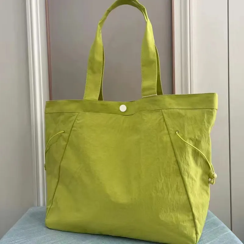 LL Borsa da palestra Yogo Borsa da 18 litri Tracolla staccabile Borsa a tracolla per yoga Fitness Shopper 5 colori