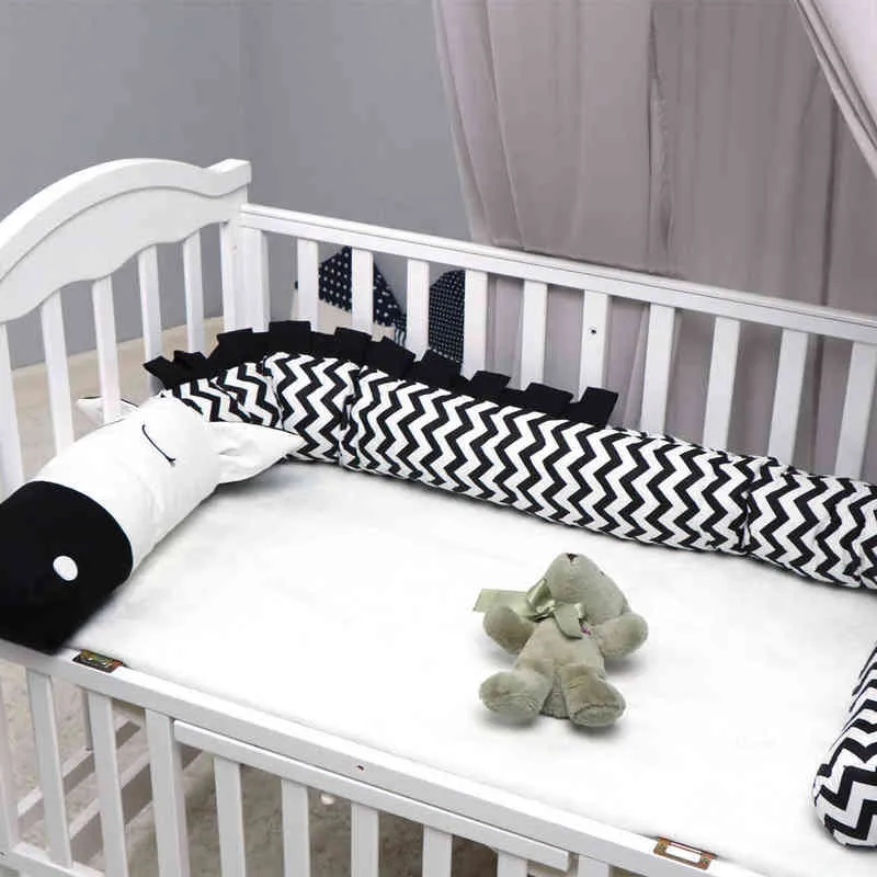 Crib Bumper Creative Crocodile Plush Pillows Crib Bumper Pads Baby Crib Liner Cartoon Animal Pillows Bed Children Cradle Newbor G220421