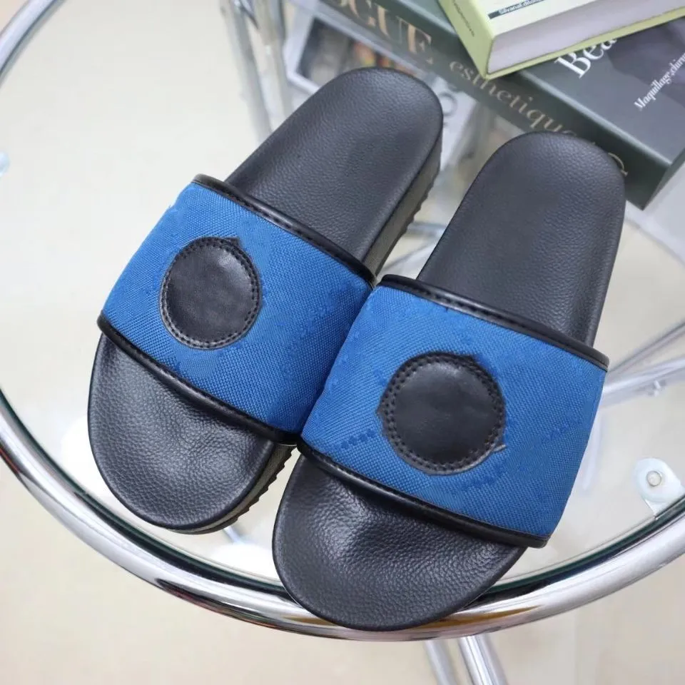 2022 Projektant Slajdy Kobiety Man Kapcie Luksusowe Sandały Marka Sandały Prawdziwe Skórzane Flip Flop Flats Slide Casual Shoes Sneakers Buty 01