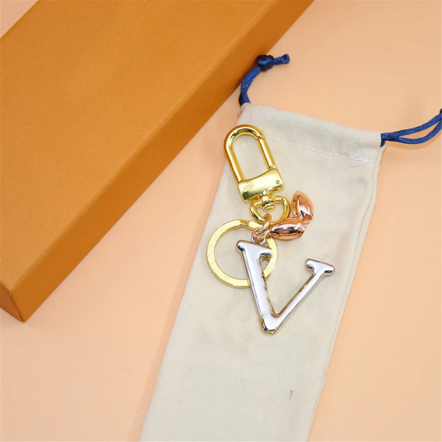 Luxe ontwerper Keychain Classic Brand Key Buckle Letter Key Chain Bag Ring Handmade sleutelhangers van hoge kwaliteit Heren Women Tassen Hanger Meerdere kleuren
