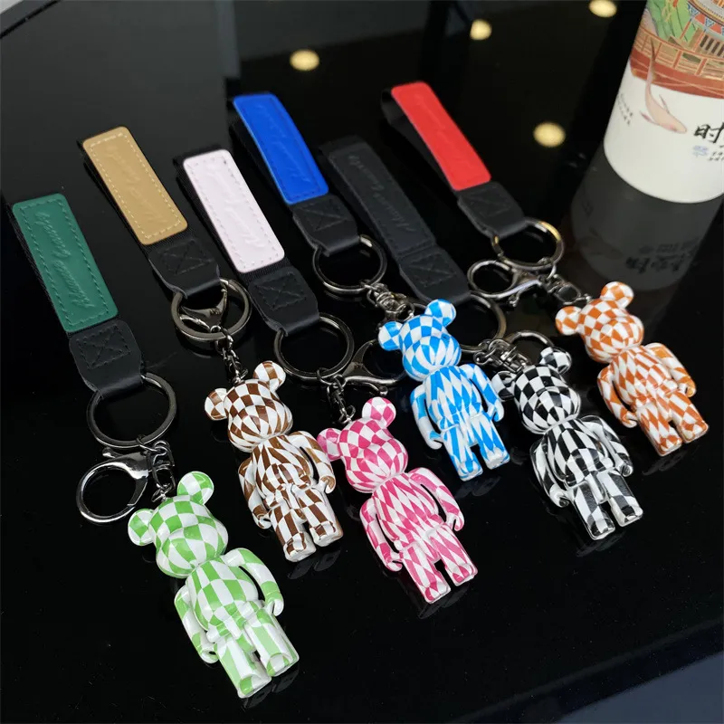 2022 Acryl Streifen Stand Pose Bär Schlüsselanhänger kreative Autotasche Paar Bär Schlüsselanhänger kleiner Anhänger Großhandel