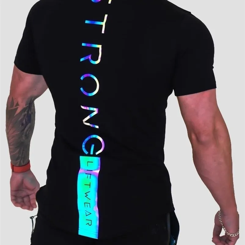 Maglietta da uomo in cotone a maniche corte da palestra Maglietta slim riflettente casual Fitness Bodybuilding Allenamento Tee Tops Abbigliamento estivo 220614