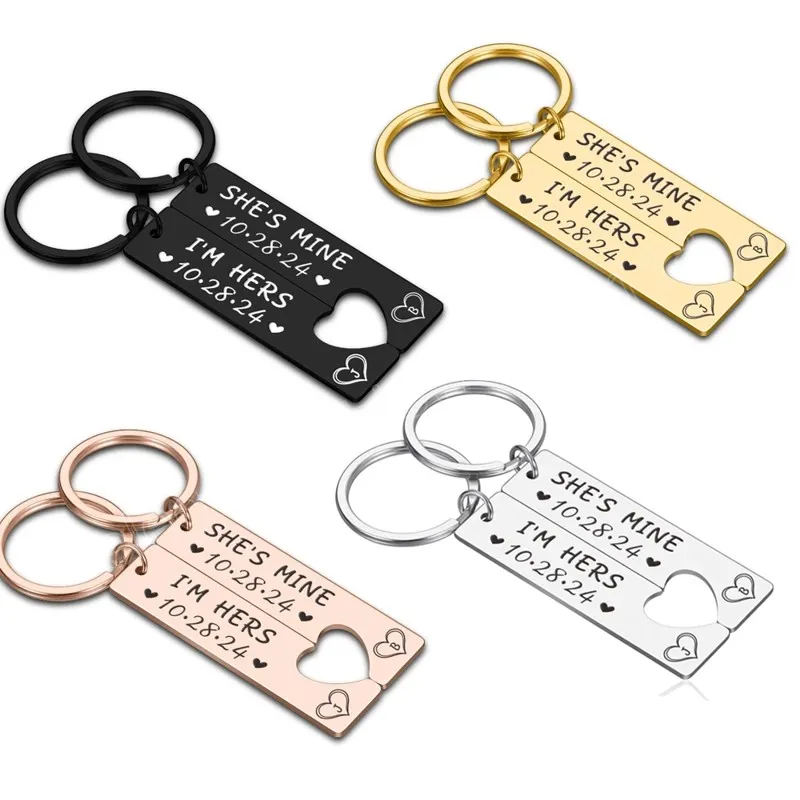 Gepersonaliseerde Valentijnsdag huwelijksverjaardag cadeau paar Keychain voor vriendje vriendin initialen brief en date sleutelhanger