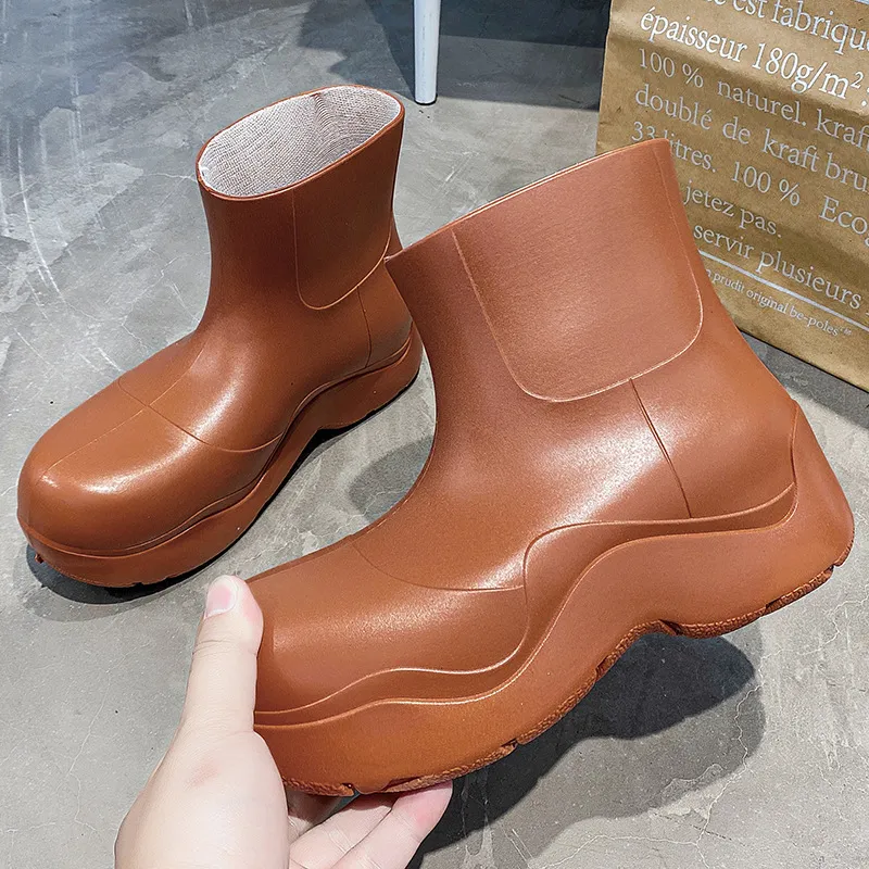 Stivali da pioggia per uomo e donna Scarpe da donna in gomma con suola spessa Stivali corti impermeabili quattro stagioni con punta tonda e pelliccia