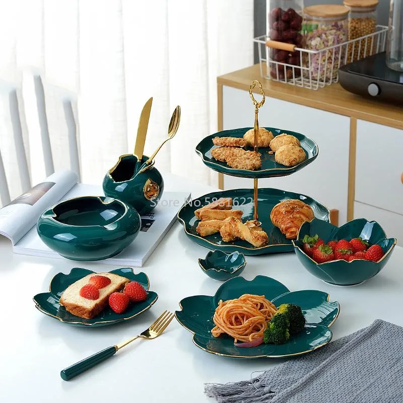 皿プレートエレガントなデザインセラミックフラワープレートとゴールドリムデザートケーキボウル磁器北欧のホームフルーツ食器セット