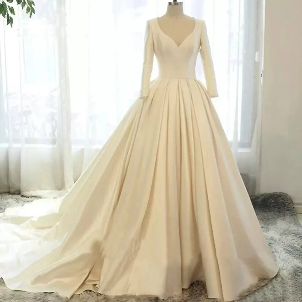 2022 new forged face princess bride long-sleeved Ball Gown wedding dress petite skirt small trailing perspective open back lace Wed Dresses Vestido de novia