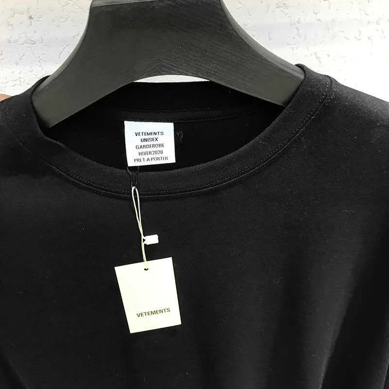 DHgate.com:Oversized Gothic Font Vetements Long Sleeve DHgate.com:Oversized Gothic Font Vetements Long Sleeve