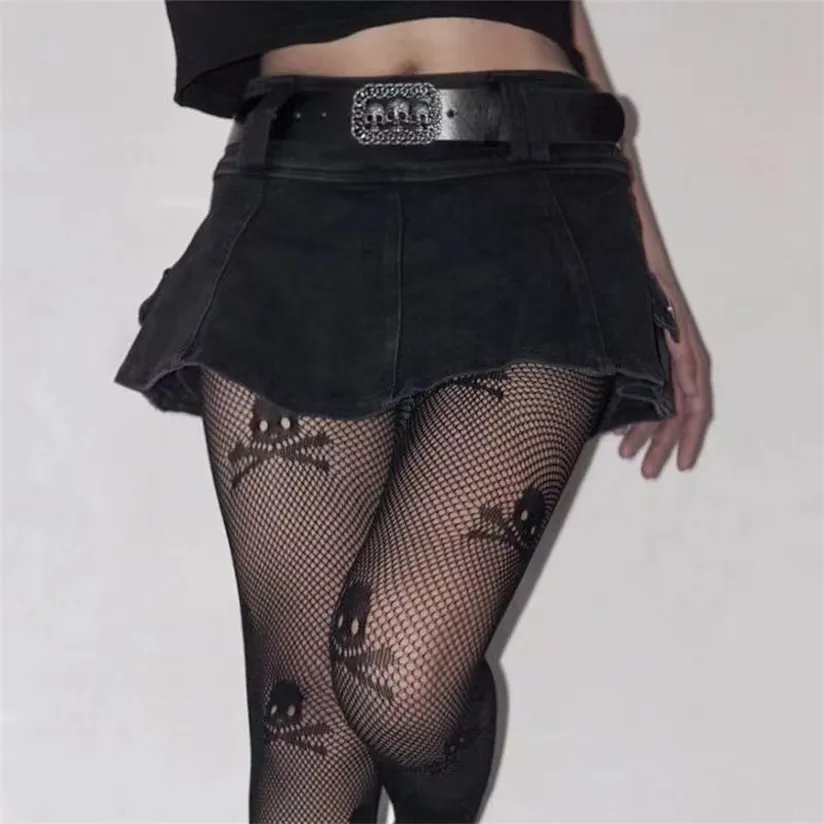 Harajuku Low Waist Mini Pant mini skirt with Belt - Sexy