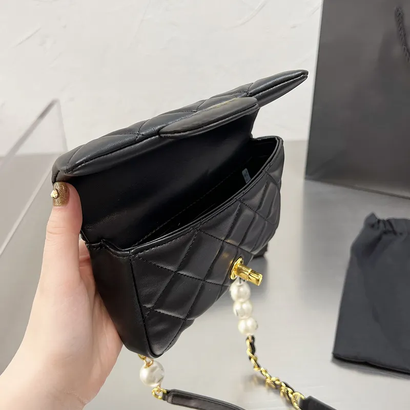 Womens Luxury Designer Summer Quilted Waist Bags Classic Mini Flap Belt Purses Pearls Matelasse Crossbody Shoulder Bum Chest Underarm Handbags 17CM