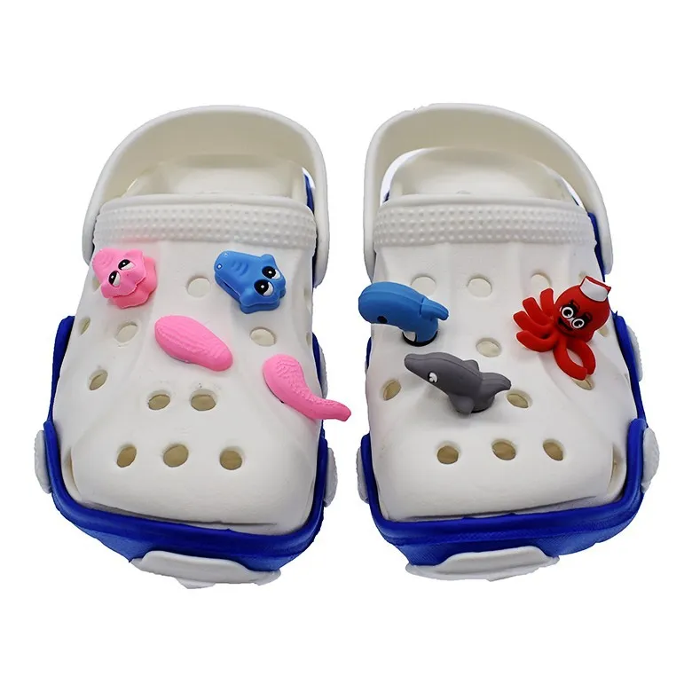 Crocs 3d djur pvc sko charms shark val delphin clog accesorries söta avokado mashroom regnbågdekoration passar sandaler