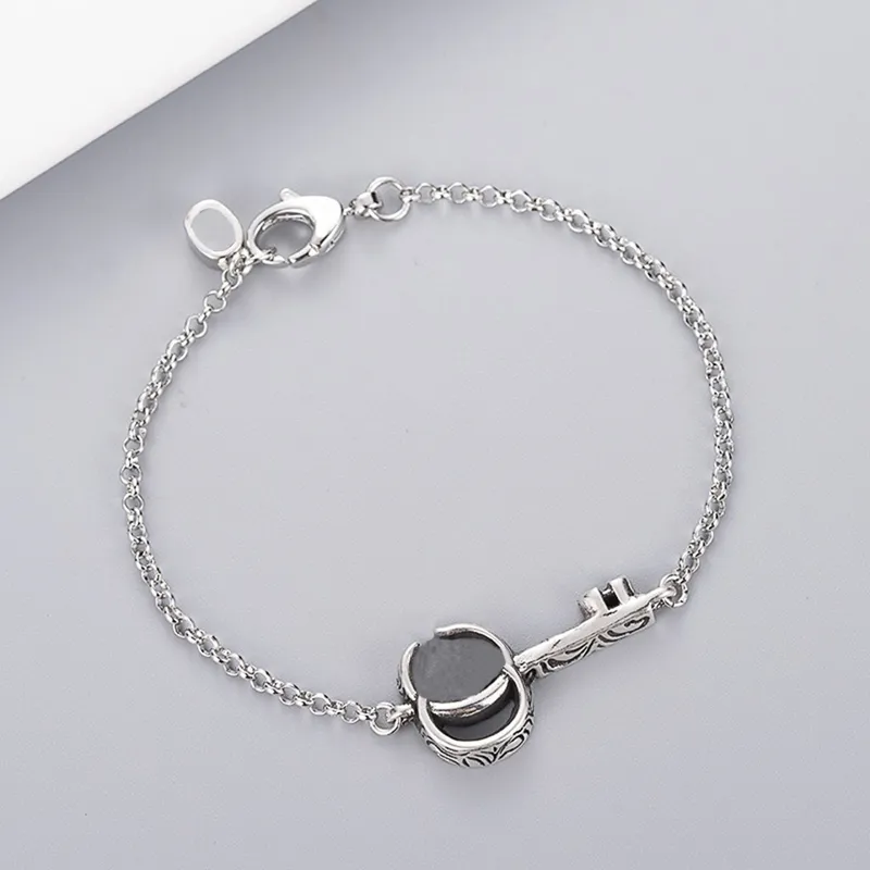 Nieuwe luxe Key Bracelet Classic Hoogwaardige Men Dames paar vrienden Betrokkenheid Sieraden Interlocking Trend Fashion Design Bangle Ladies Gifts