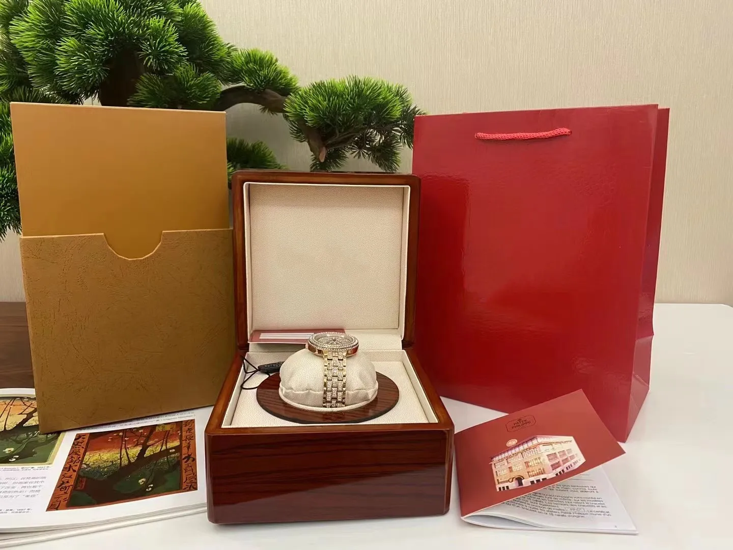Boîtes de haute qualité boîte de montre carrée en bois brochure papier ruban sac cadeau pour de nombreuses boîtes de logo de montres