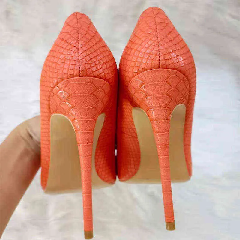 مصمم أزياء جديد البرتقال السيدات عالية الكعب الأفعى طباعة أنثى الخنجر أشار تو مزاجه مثير المرأة عالية الكعب أحذية G220322