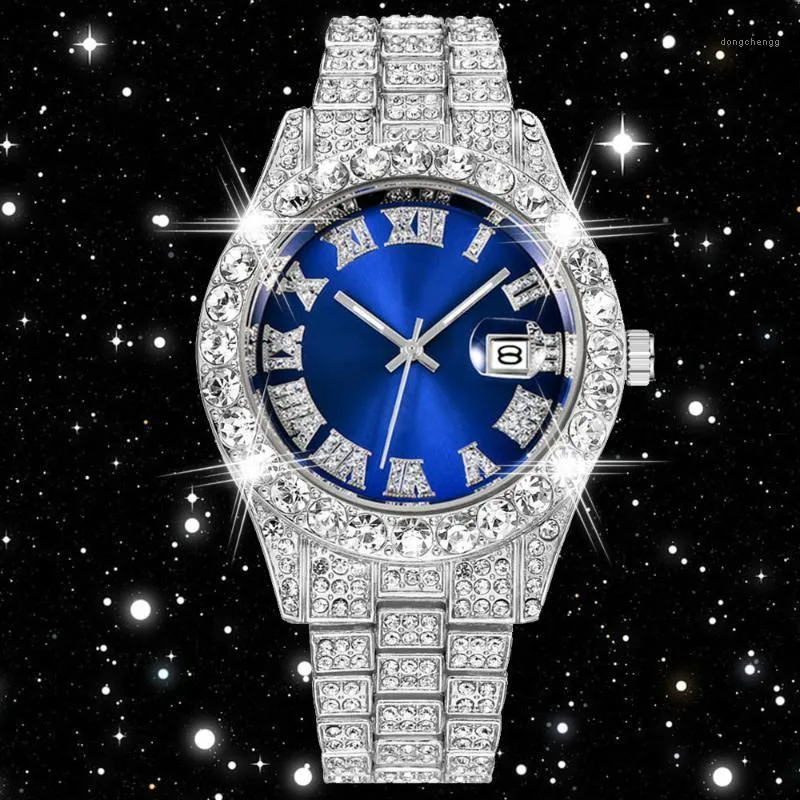 Armbandsur Iced Out Cubic Zirconia klockor Blue Face Hip Hop Mode Högkvalitativt diamantarmband i rostfritt stål Quartz Watch For Me