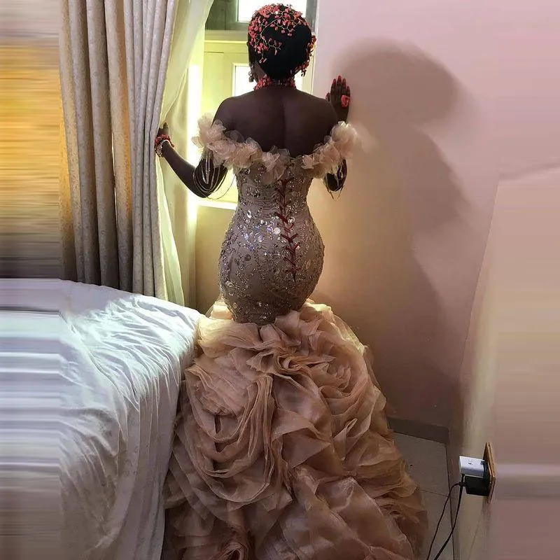 Plus Size Aso Ebi Ebi Mermaid Sukienki Promowe cekiny Tassels Tiers Puffy organza Afrza Kobiety Formal imprezowy Gold Evening Solens161m