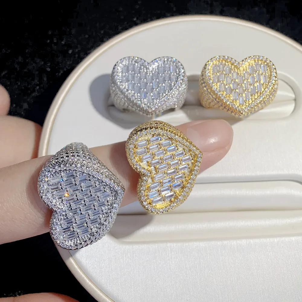 Anello a forma di cuore grande Baguette bianca completamente pavimentata CZ Bling bling quadrato zircone cubico Amante della moda Gioielli per donna Uomo