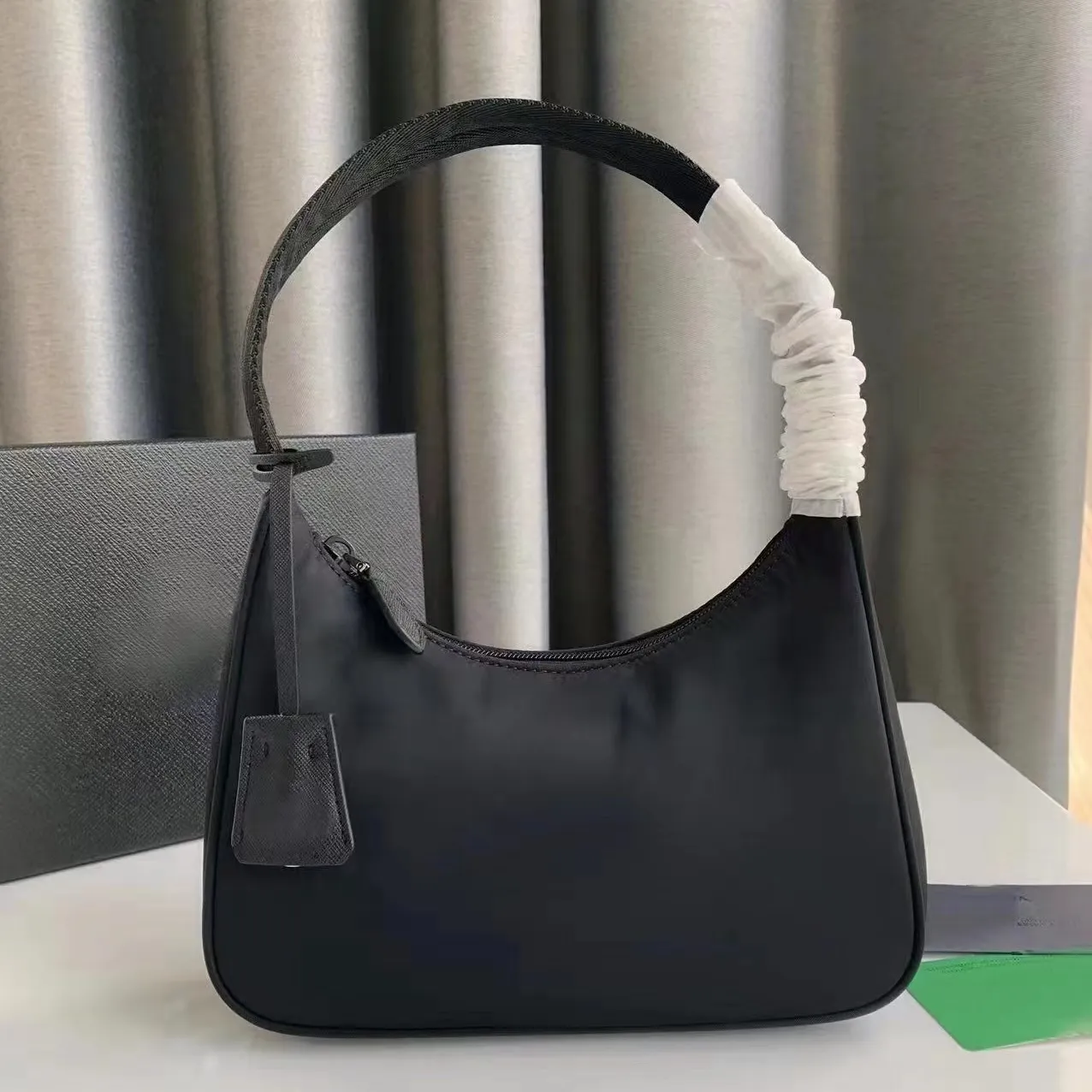 Women Small Crossbody Phone Bag Lightweight Shoulder Handbag Wallet Purse  Simple solid color bag - Walmart.com