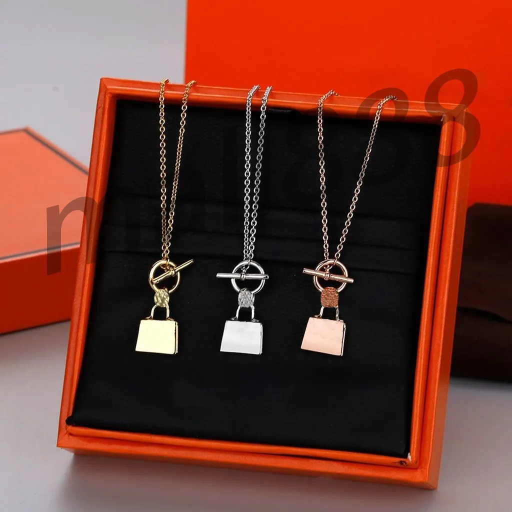 Fashion Luxury Designer Handbag Pendant Necklace Men Ladies Gold Plated Letter chains for necklaces Locket Clavicle Chain High Quality Jewelry have Box