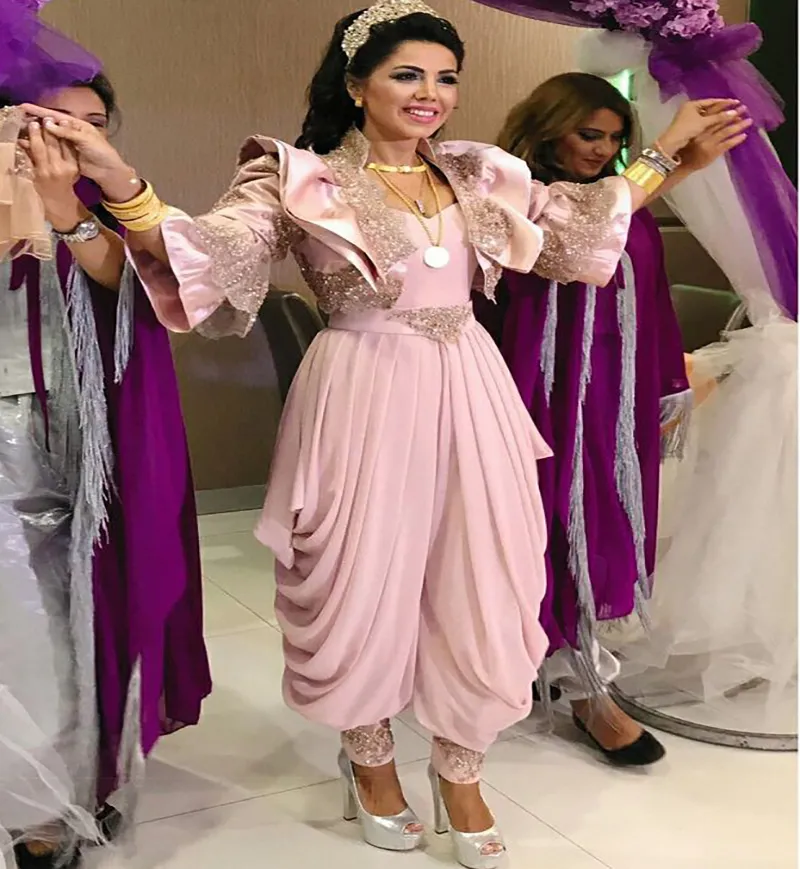 Lichtroze karakou avondjurk Indian Pant Suit Arabische jumpsuit 2022 Chiffon Lace Albanese kalkoen prom jurken met jas