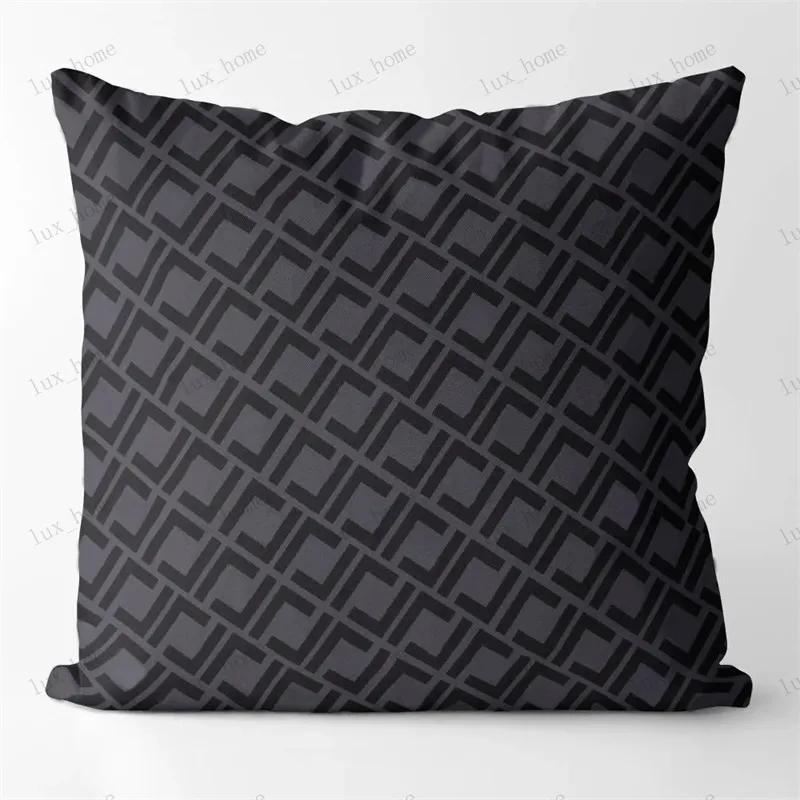 Decorative Pillow Luxury Designer Cushion Pillowcase Fashion Living Room Sofa Pillow Bedroom Bedside Cushion Cotton Covers Pillowcase