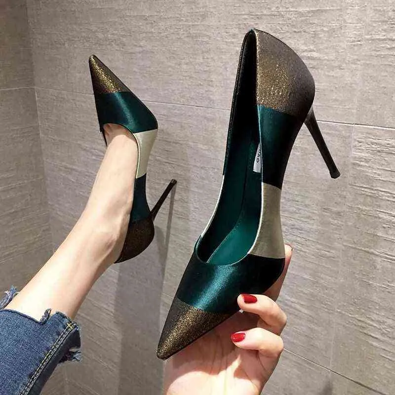 2022 Bahar Moda Seksi Yüksek Topuklu Kadın Pompaları Sivri Burun Ofis Bayan Çalışma Ayakkabı Fransız Tarzı Kadın Footware Siyah Yeşil G220425