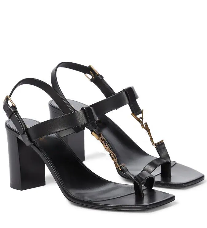 Sommar Lyx designer Dam sandal högklackat skor Cassandra Medallion Toe-Ring Sandaler svart läder cool Kväll Bröllop Skor med låda 35-43