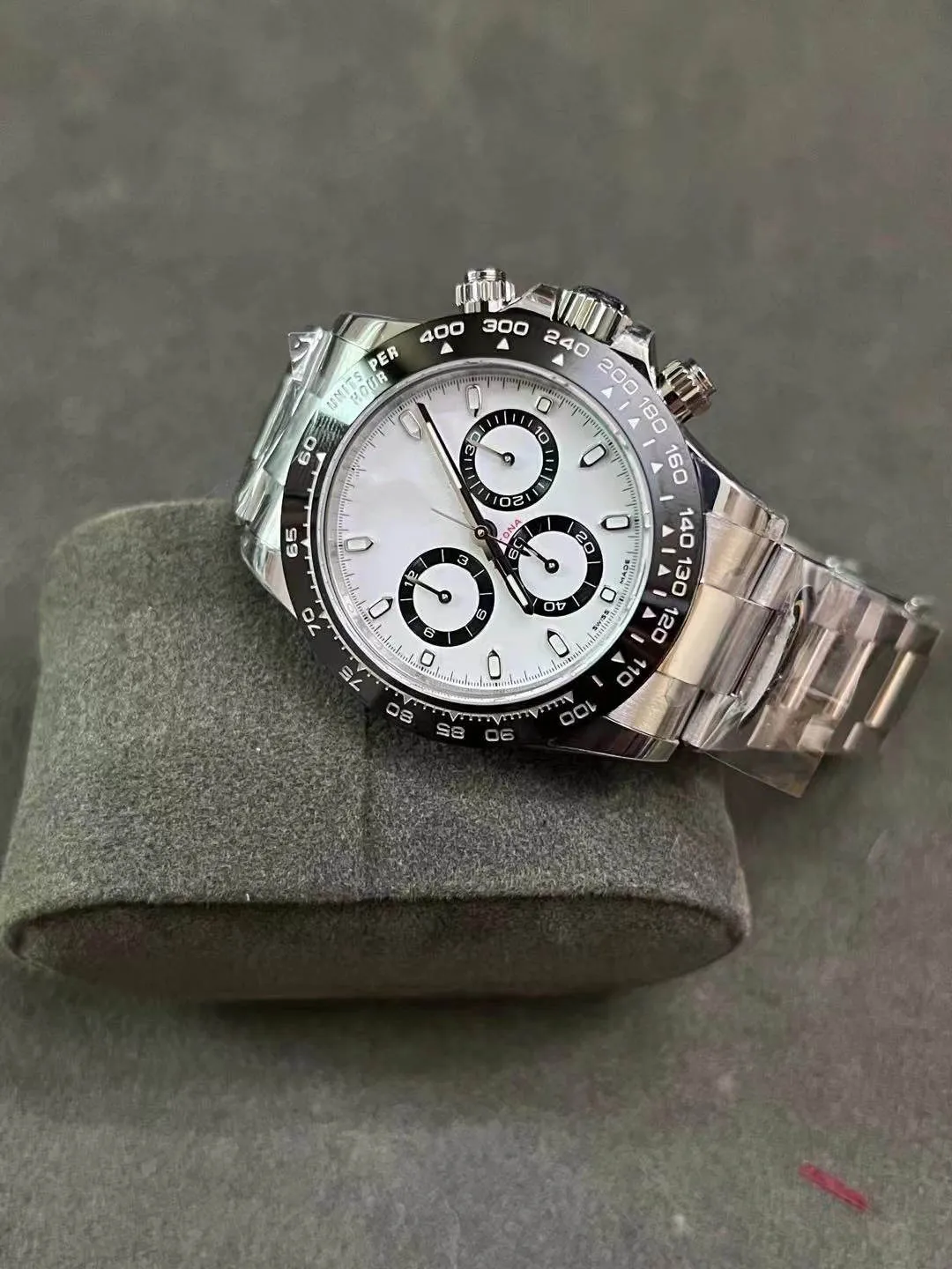 Mens 40mm Stainless Steel Automatic Watch With Ceramic Bezel Mens 40mm Stainless Steel Automatic Watch With Ceramic Bezel