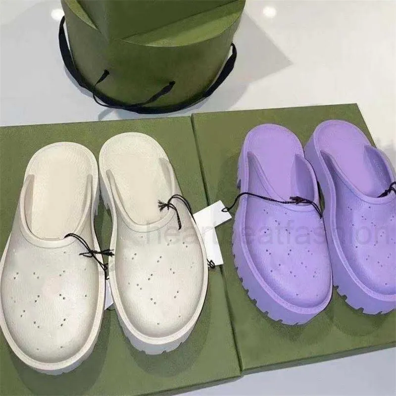 Perforerad designer Sandaler Luxury Platform Slide Hollow Pattern Slippers Transparenta Materials Sandal Rubber Flats Slippertop