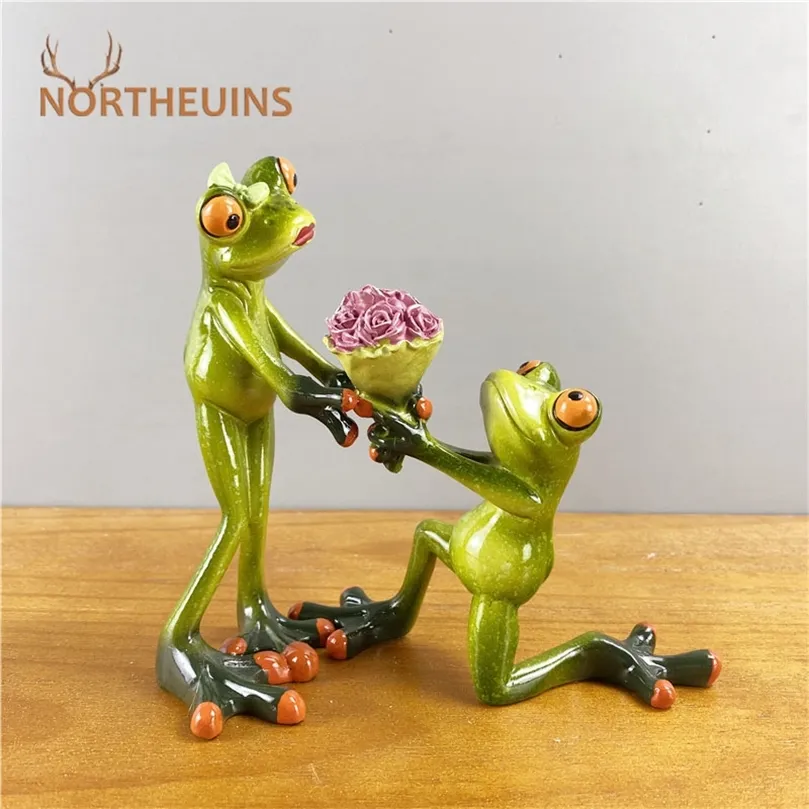 NORTHEUINS 15cm Resin Proposal Send Flowers Leggy Couple Frog Figurines Creative Animal Valentine's Day Present Home Desk Decor 220329