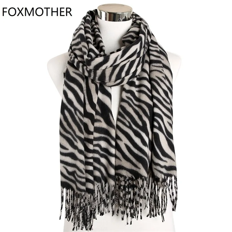 Foxmother New Fashion Ladies Foulard Zebra Animal Print Shawl Wrap Cashmere Wrabes with Tassel Winter وشاح للنساء الهدية Mens T200225