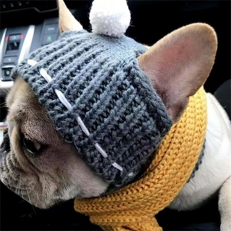 Winter Dog Cap Christmas Pet Hoeden Accessoires Woollen Puppy Hat met balhoofddeksels voor Small S Franse Bulldog -producten LJ201006