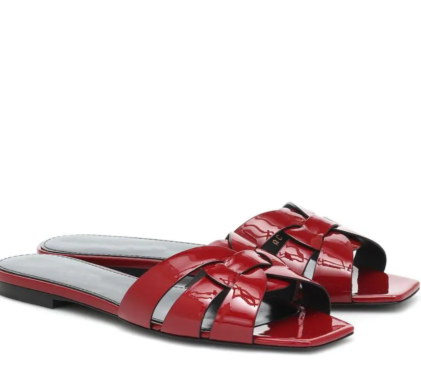 Moda Top Luksusowy Hołd Kapcie Skórzane Slajdy Sandal Nu Pieds 05 Outdoor Lady Beach Sandały Damskie Kapcie Damskie Damskie Panie Comfort Red Walking Buty