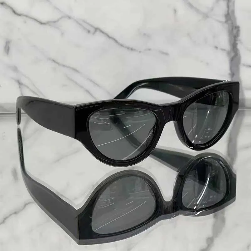 22SS Moda Designer Sunglasses SLM94 triângulo Quadro de Óculos de sol para mulheres M94 UV400 lentes de proteção revestidas senhoras óculos de luxo com caso original