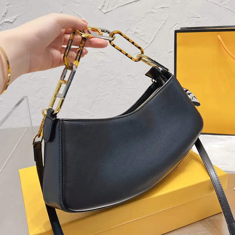 Designer Women Baguette Underarm Shoulder Bag Italy Roma Brand Half Moon Leather Crossbody Handbags Lady Hawksbill Chain Strap Handbag Luxurys Designers Väskor