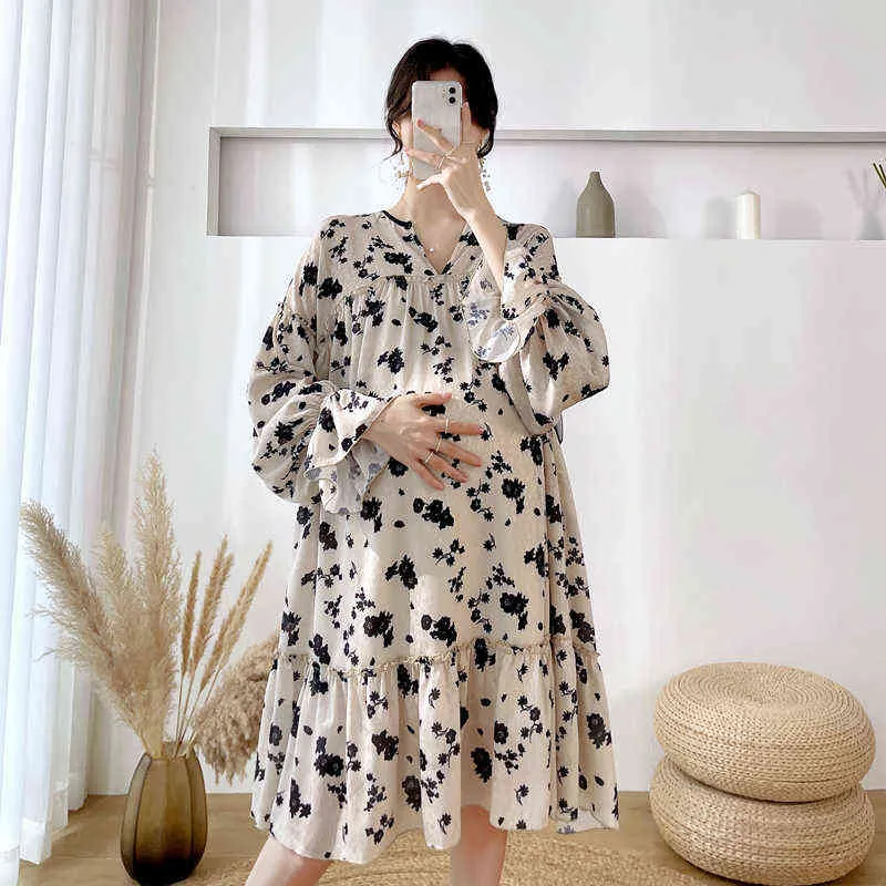 プラスサイズの女性服ロングフレアスリーブスプリングマタニティ写真撮影用のフローラルビーチドレスマタニティドレス妊娠ドレスJ220628