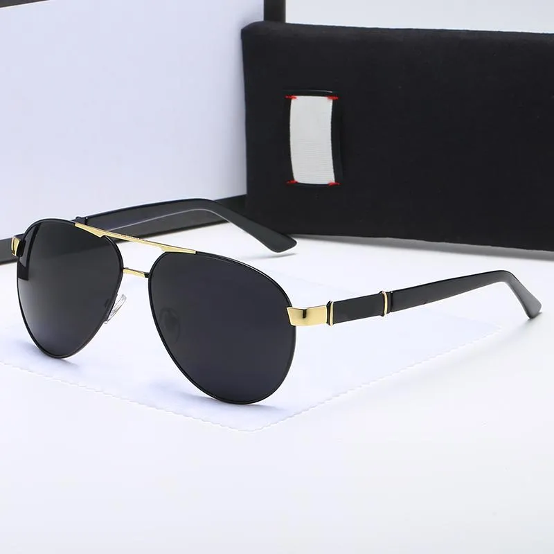 Nieuwe luxe ovale zonnebrillen voor mannen Designer Zomertinten Gepolariseerde bril Zwarte Vintage Oversized Sun Glazen van vrouwen Mannelijke zonnebril Goggle Occhiali Da Sole