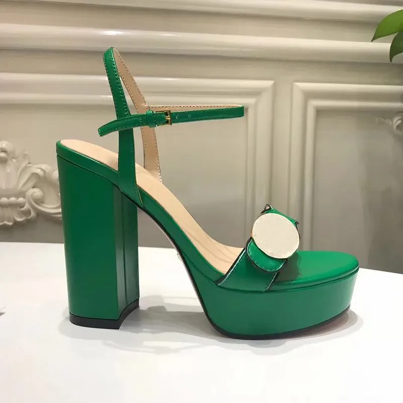 Mode-High Qualität Luxurys Designer Frauen Sandalen Schuh Sommer Super Heels Plattform Ferse Frau Schnalle Strap Weiche